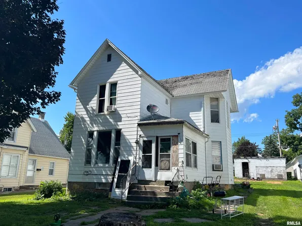 742 12th Ave S, Clinton, IA 52732