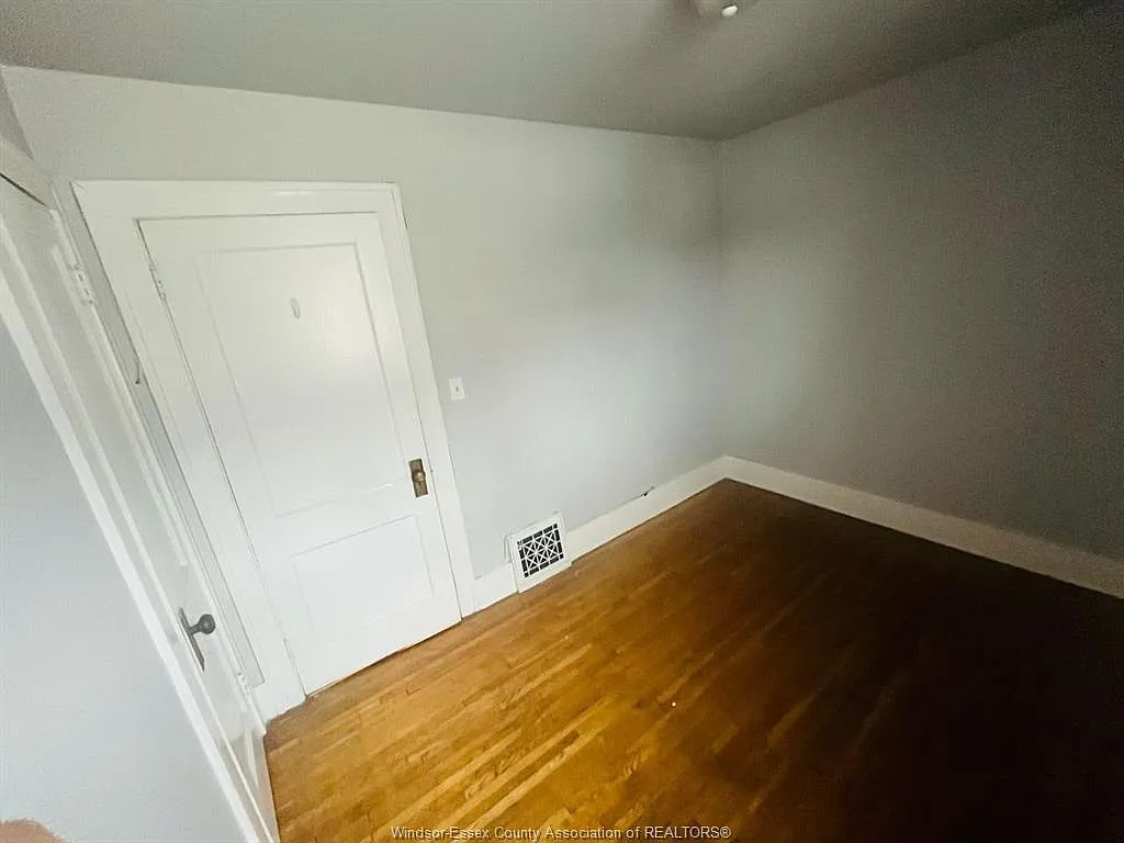 3 bed, $1,550 — Photo 3