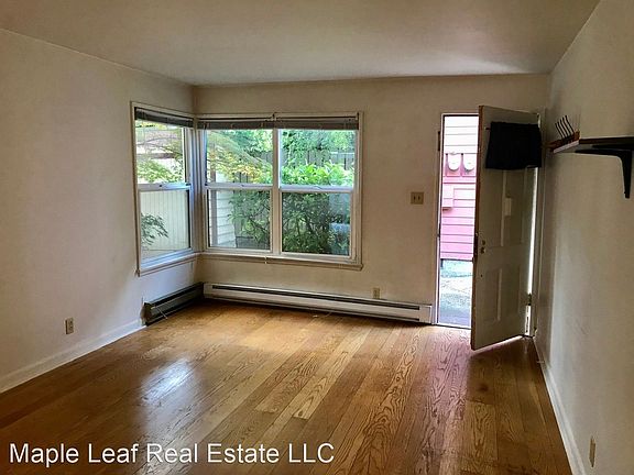 2nd image of 7313 Woodlawn Ave NE #7313
