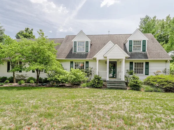 827 W Clark St, Rensselaer, IN 47978