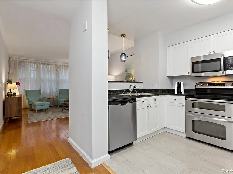 300 Mamaroneck Ave #315 — Photo 8