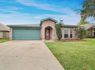 1820 Gainsborough Way, Fort Worth, TX 76134