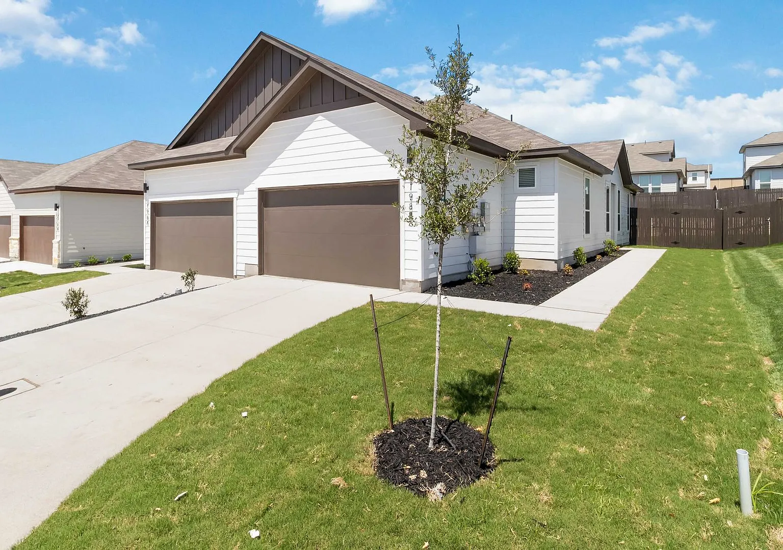 Come and See for Yourself Why Emma Park is the Premiere Luxury Community in Buda. — Photo 4