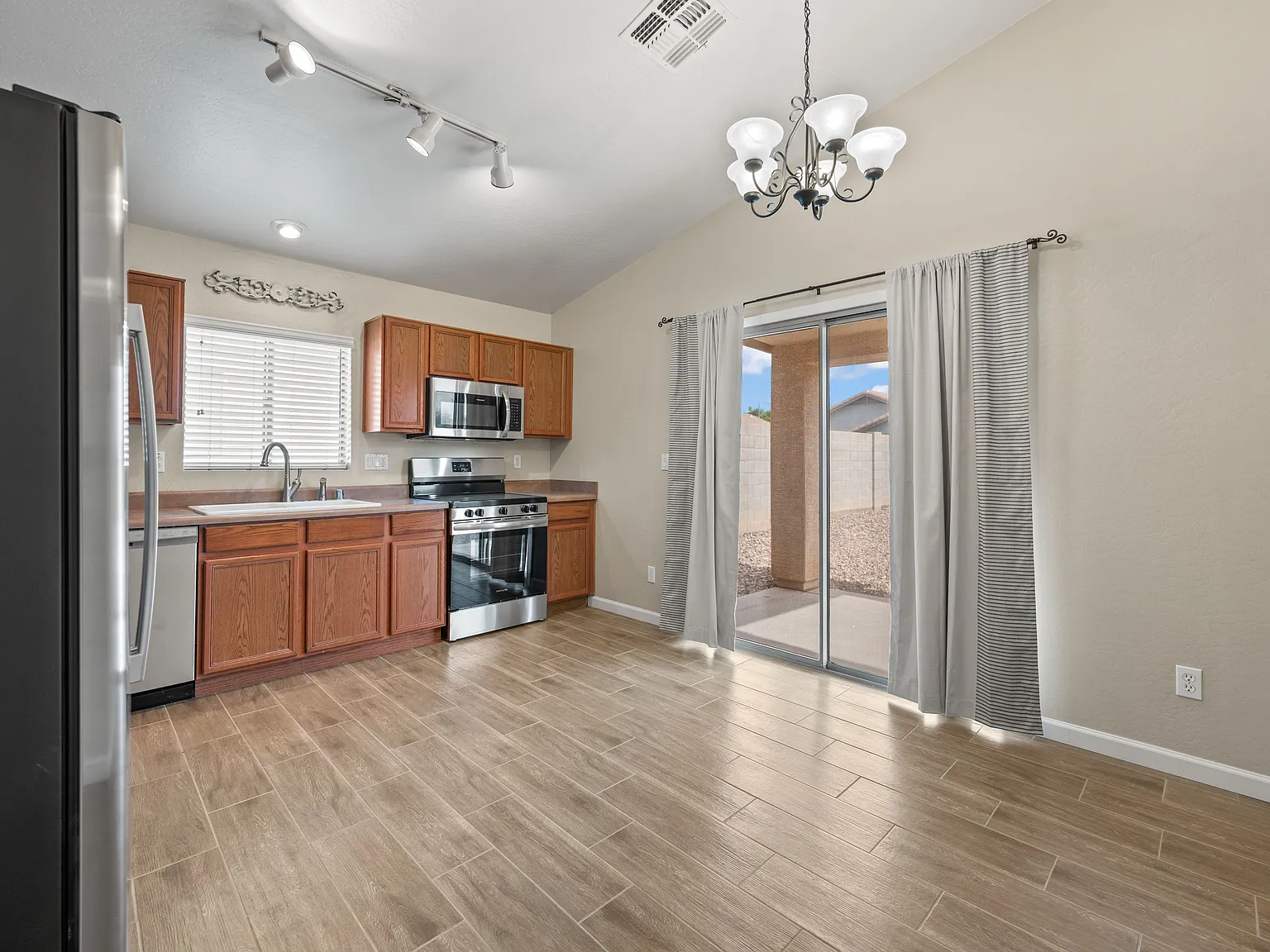 2 bed, 2.0 bath, 988 sqft, $1,775 — Photo 4