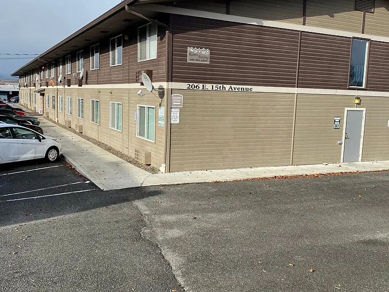 Cascade Village — Photo 5