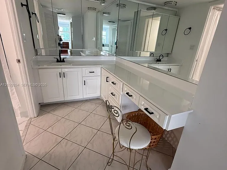 6039 Collins Ave #1236 — Photo 13