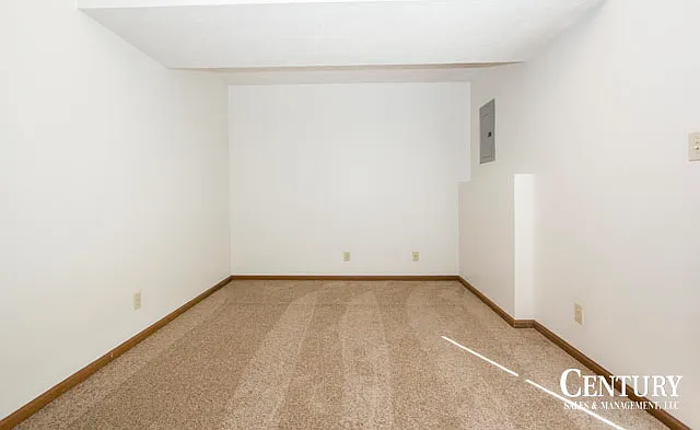 951 Furnas Ave — Photo 26