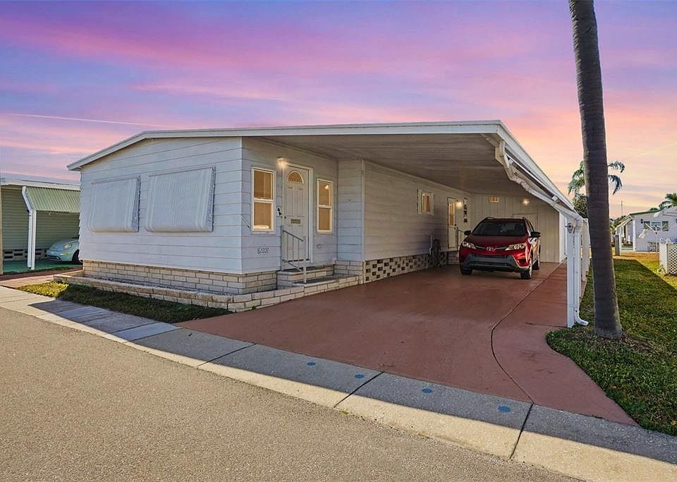 1st image of 82209 F STREET N #209