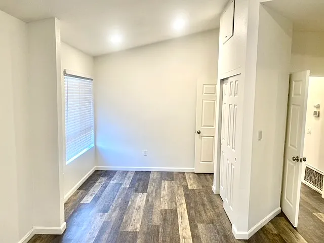 1127 Glenville Dr #2 — Photo 9