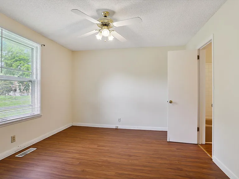 8218 Falmouth Ct — Photo 21