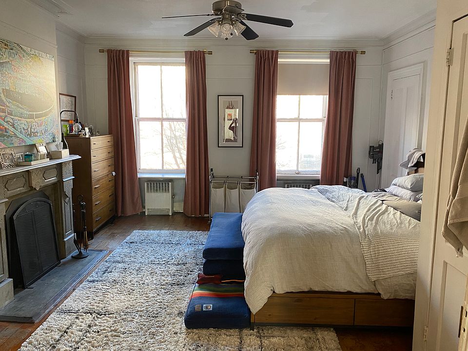 1st image of 322 E 77th St #4
