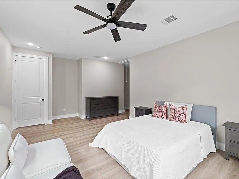 2614 Piemonte Ave — Photo 22