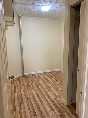 Rented by D H Realty & Management Inc | media 4