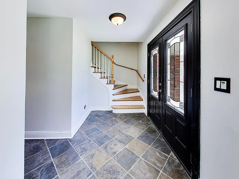 1526 Carrol Ct — Photo 3