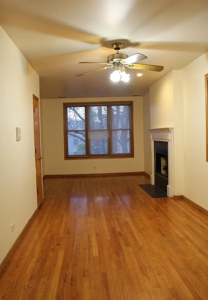 3 bed, 1200 sqft, $2,300 — Photo 2