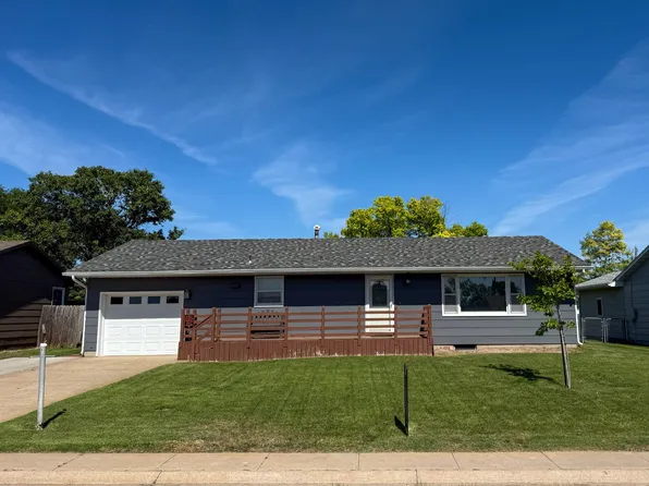 1023 N Churchill Dr, Norton, KS 67654