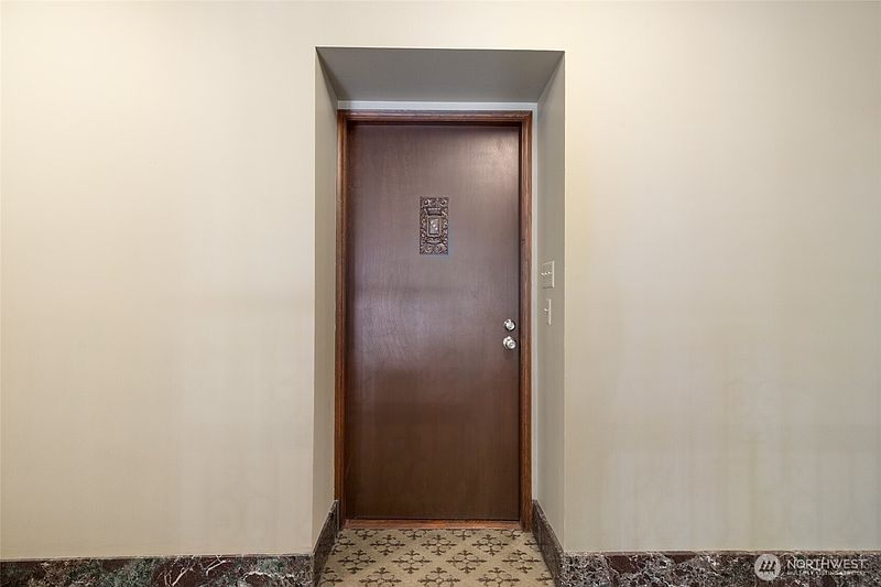 4th image of 1017 Minor Avenue #205
