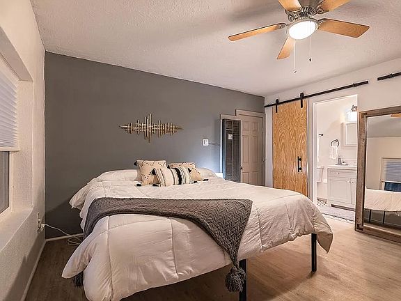 3rd image of 221 Girard Blvd SE #2F