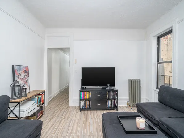 1989 Amsterdam Avenue image 2 of 13