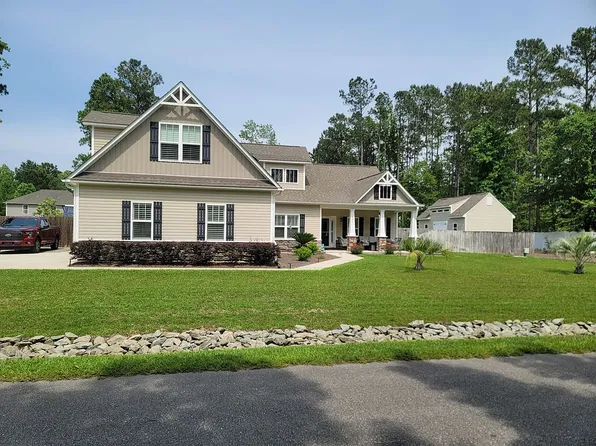 693 Dan Owen Dr, Hampstead, NC 28443