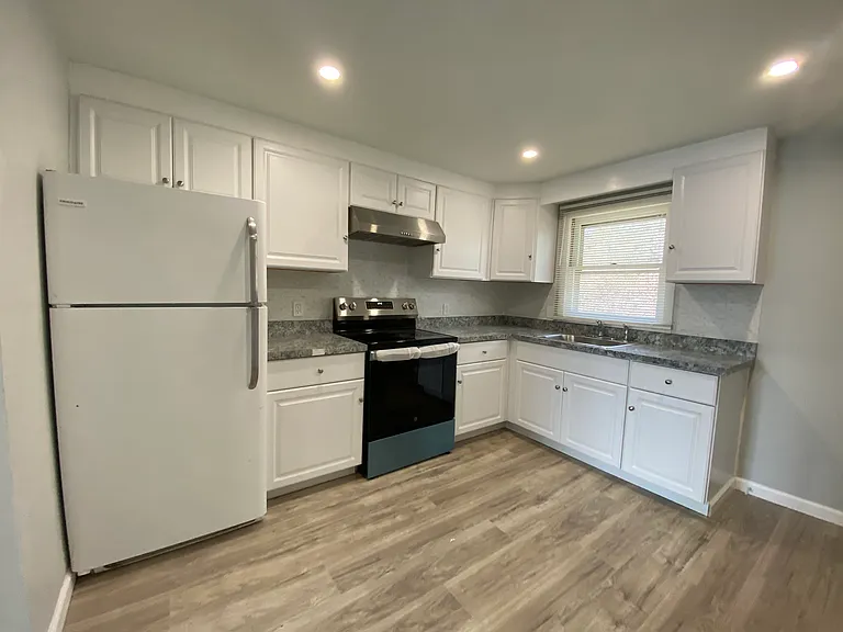 174 Lucille St #3 — Photo 9