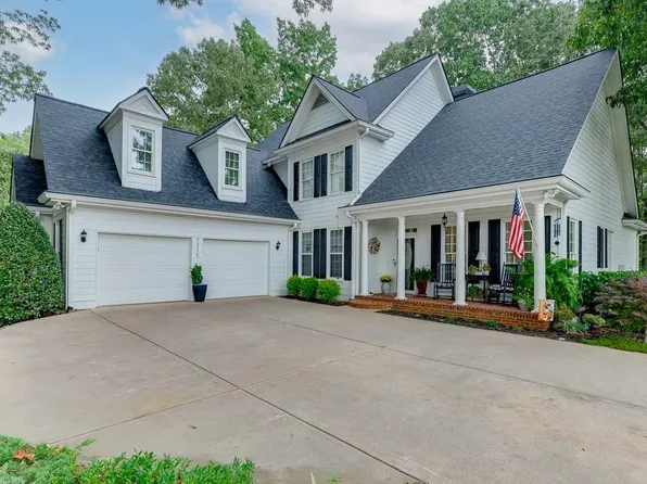 9315 Spinnaker Ln, Gainesville, GA 30506