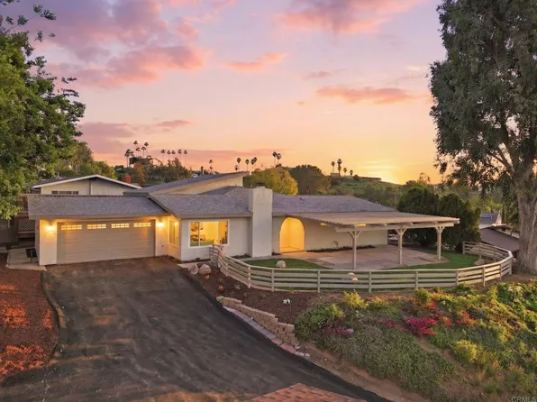 12306 Gay Rio Dr, Lakeside, CA 92040