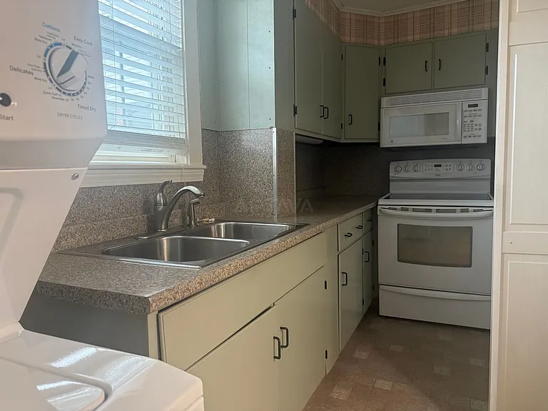 72 College Ave #1 — Photo 11