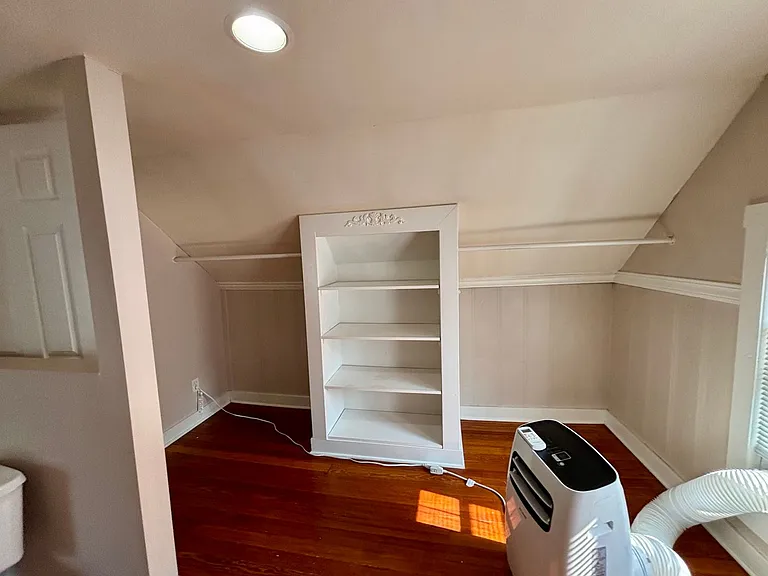 216 S Manhattan Ave — Photo 16