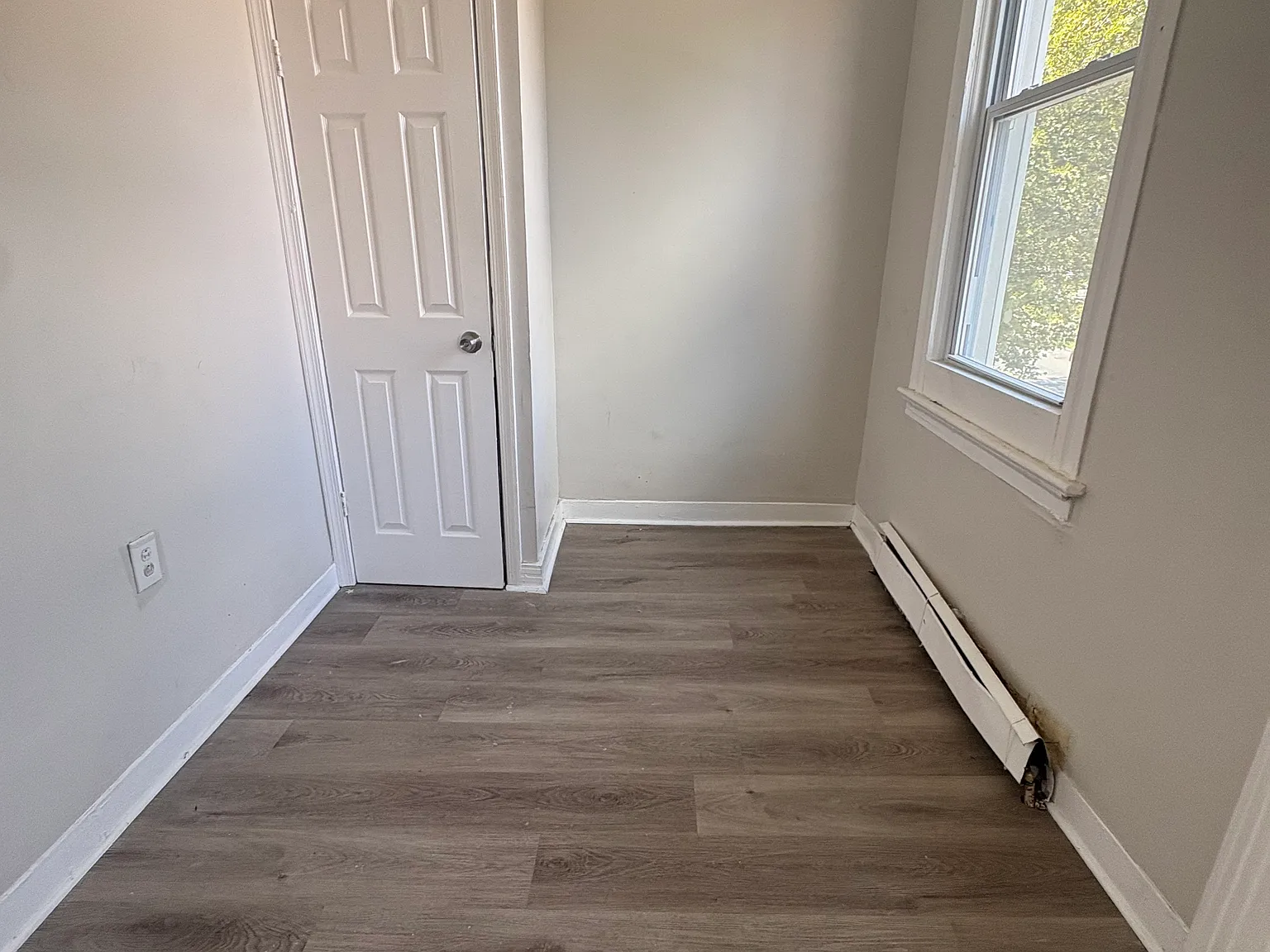 3 bed, $1,899 — Photo 2