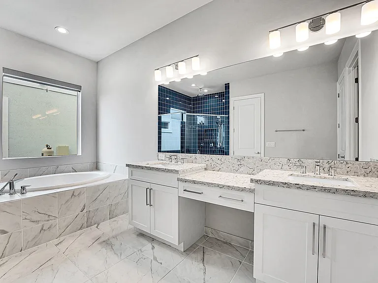 12582 Nautilus Cir — Photo 12