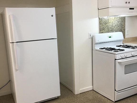 3rd image of 1030 Adams St #2