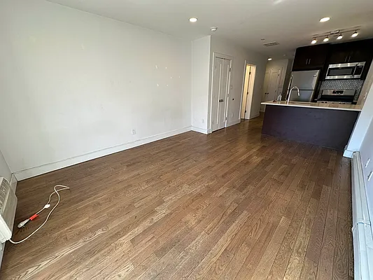 Rented by Marquis Real Estate Services | media 2