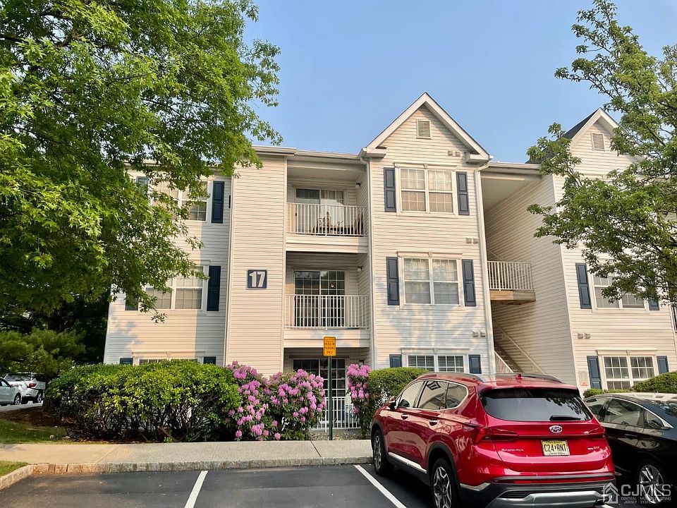 1st image of 1731 Waterford Dr Unit 31