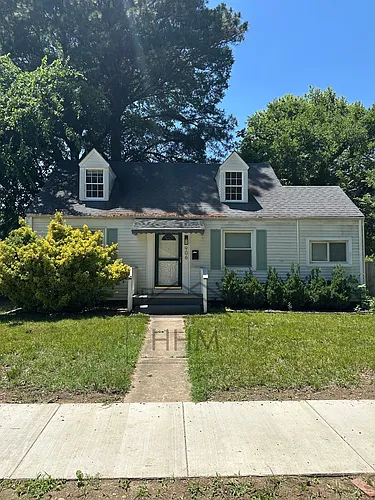 906 Hill Top Dr Photo 1