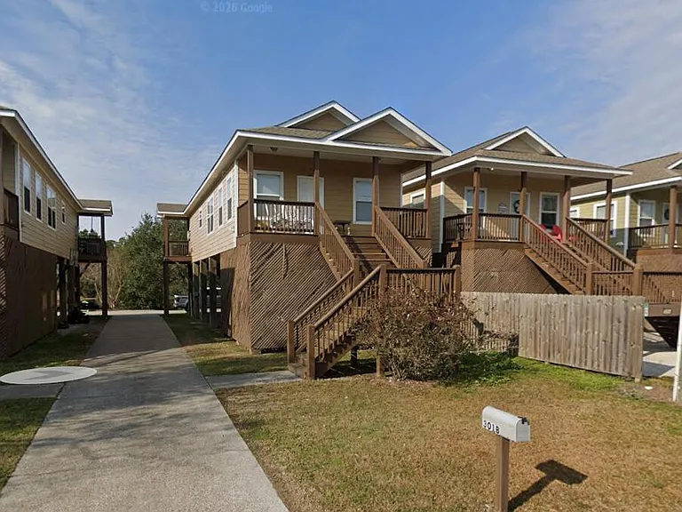 301 Lac Bleu Ave #B — Photo 1