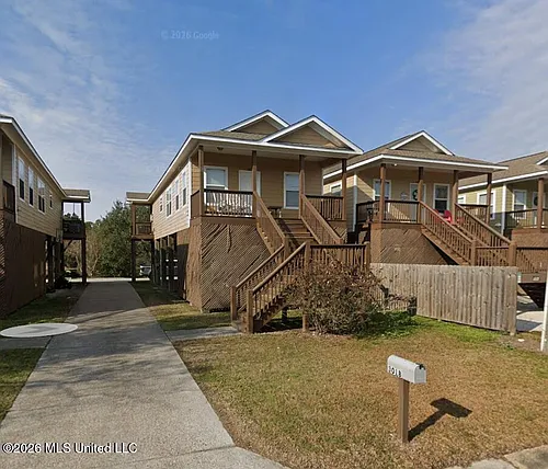 301 Lac Bleu Ave #B Photo 1