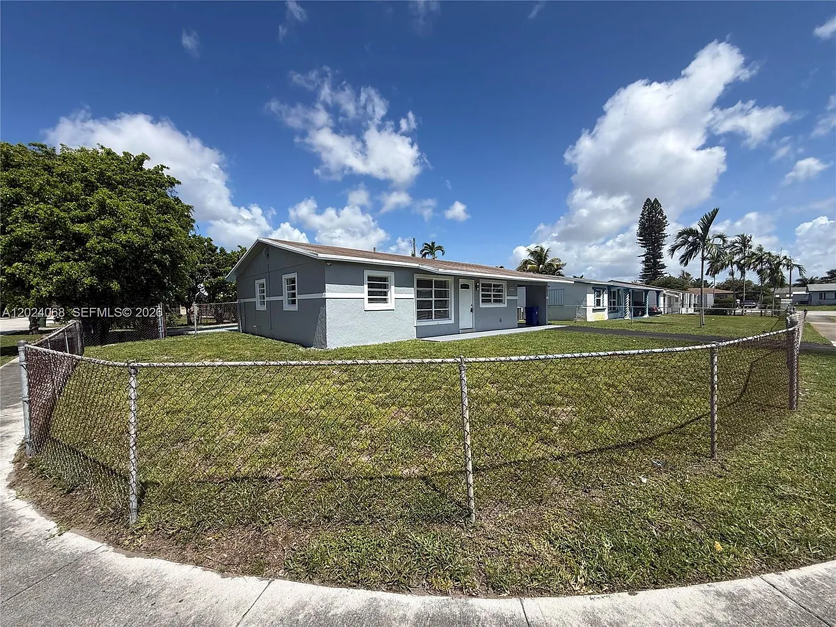 Building Photo - 2161 NW 26th Ave