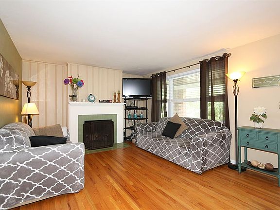 3rd image of 5560 Edger Dr
