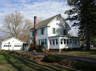 1152 Middle Rd, Willsboro, NY 12996