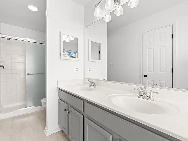 219 Frazer Dr — Photo 3