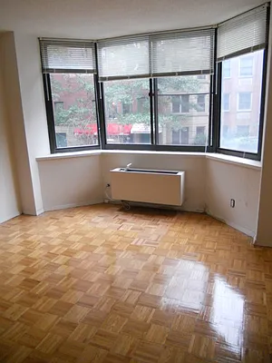 Rented by Realty Operations Group | media 10