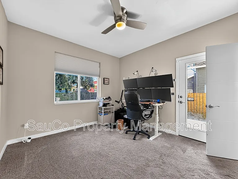 832 SE Cedar St — Photo 17