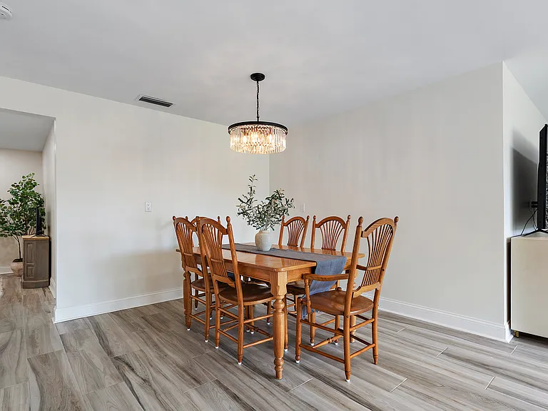 5273 Denver St NE — Photo 9