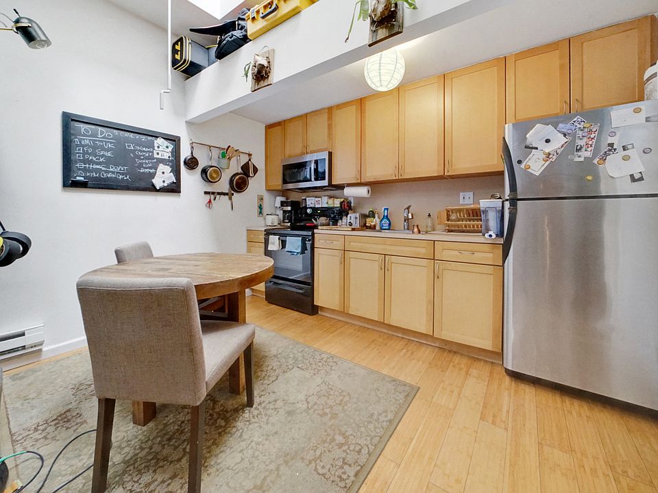 2nd image of 74 Greenpoint Ave APT A4