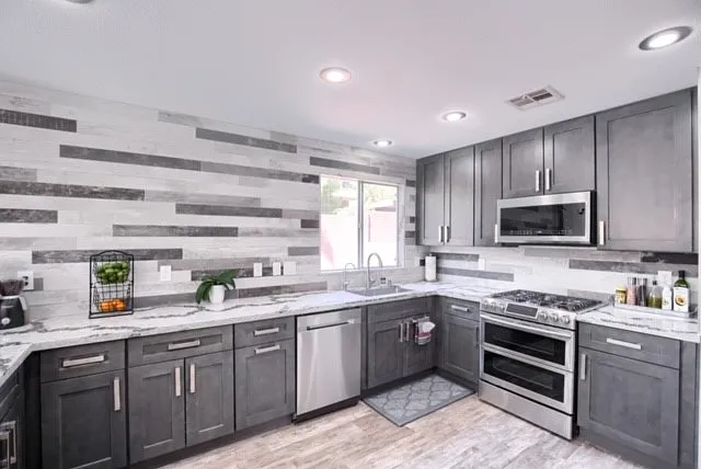 10555 Lilac Tree Ave — Photo 3