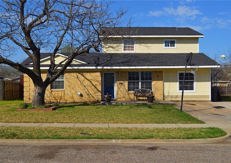 1st image of 2025 Sycamore Dr
