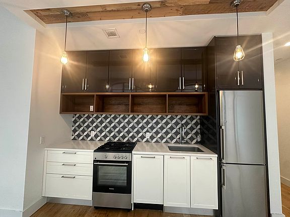 4th image of 41-21 28th St #3C