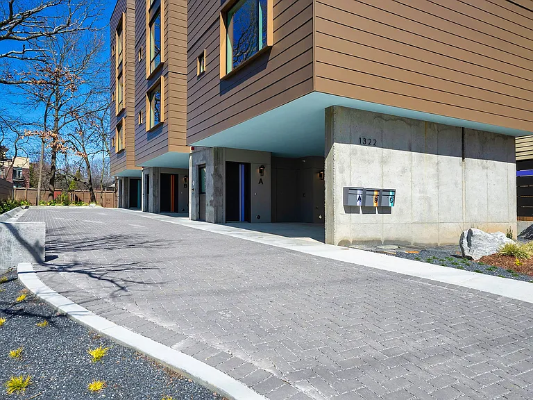 1322 Lafrance St NE #A — Photo 29