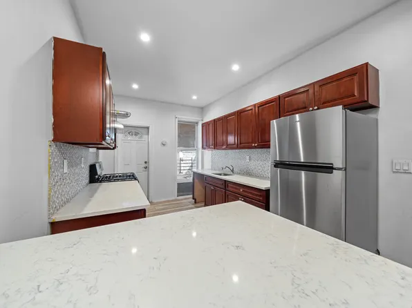 1323 Sutter Avenue image 10 of 50